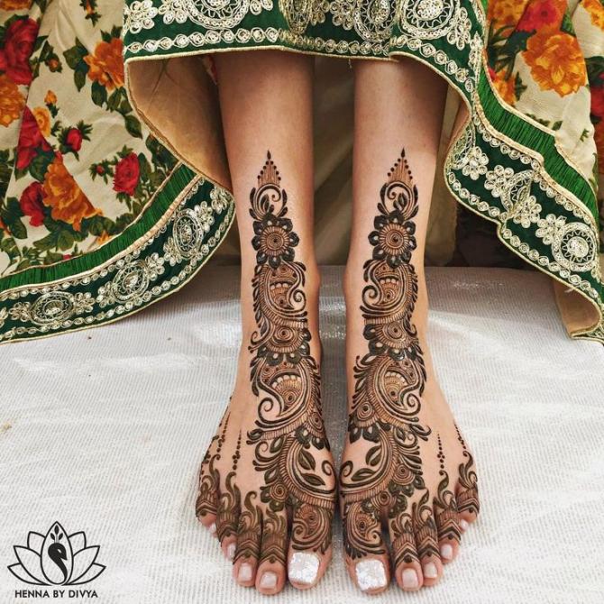 paisley mehendi designs