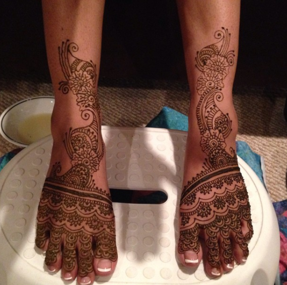 paisley mehendi designs