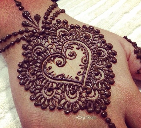 heart mehendi designs