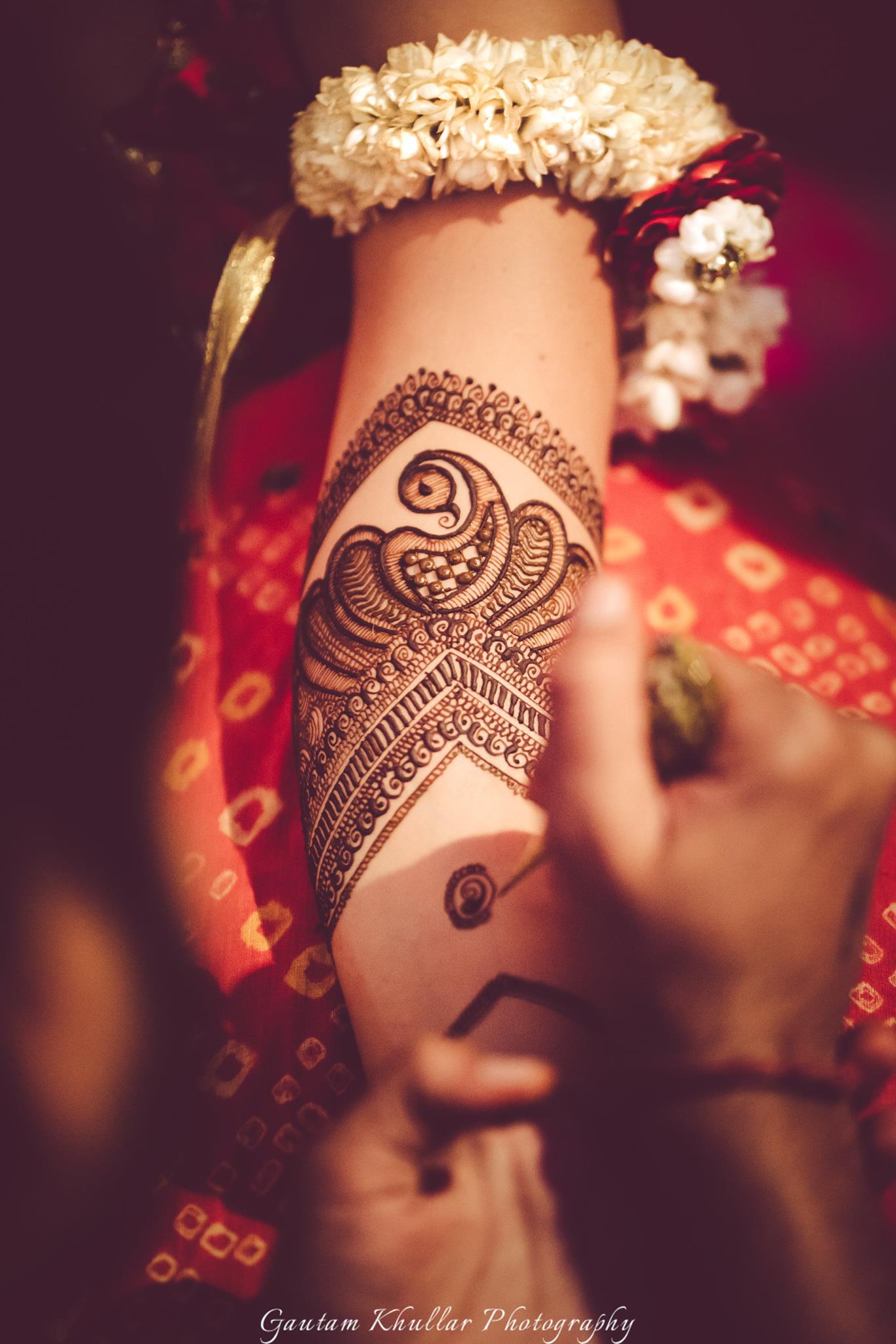 wrist mehendi designs