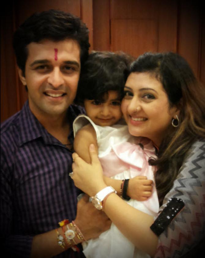 Juhi Parmar and Sachin Shroff with daughter Samairra