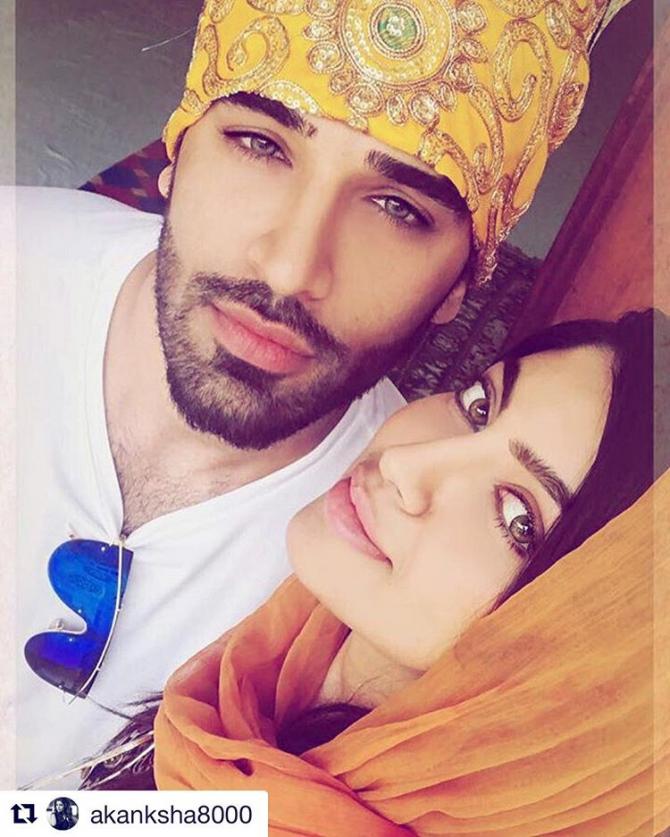 Akanksha Puri Confirms She Is Dating Paras Chhabra