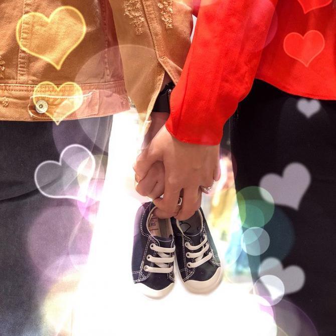 Neil Nitin Mukesh's Daughter Nurvi