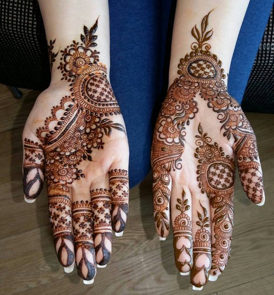 Army of Mehndi artists will be available in these markets of Delhi, book  for Karva Chauth for Rs 50