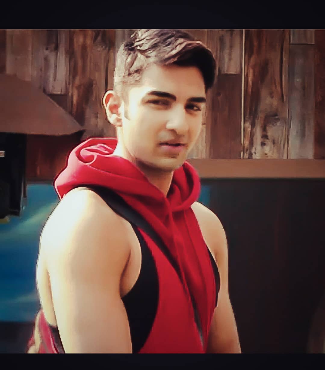 Karanvir Bohra Wife Teejay Sidhu Calls Him Small Minded