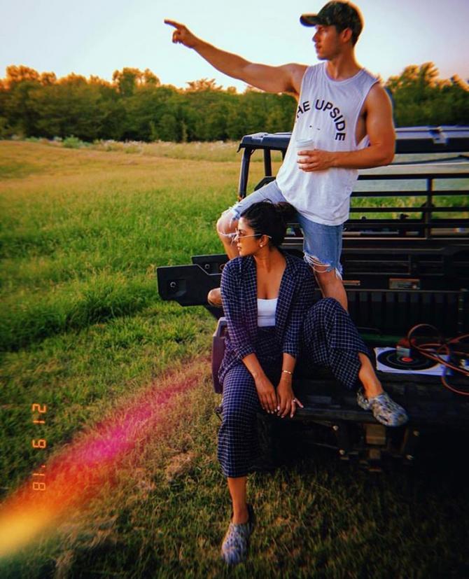 Nick Jonas First Text Message To Priyanka Chopra