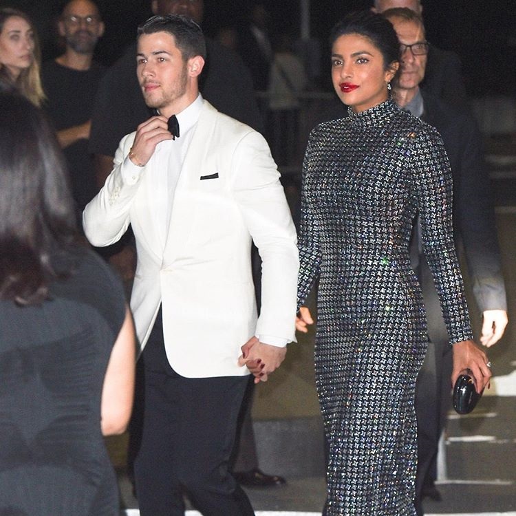 Nick Jonas First Text Message To Priyanka Chopra