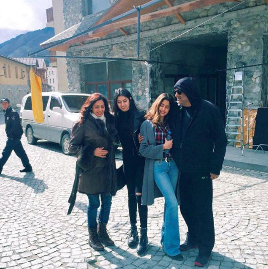 Boney Kapoor, Sridevi, Janhvi Kapoor and Khushi Kapoor