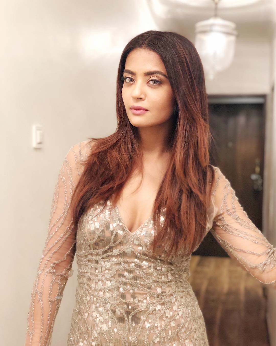 Gaurav Chopra And Surveen Chawla Love Affair