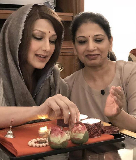 Sonali and her sister Rupa