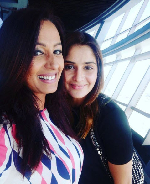 Kashmeera Shah and Aarti Singh