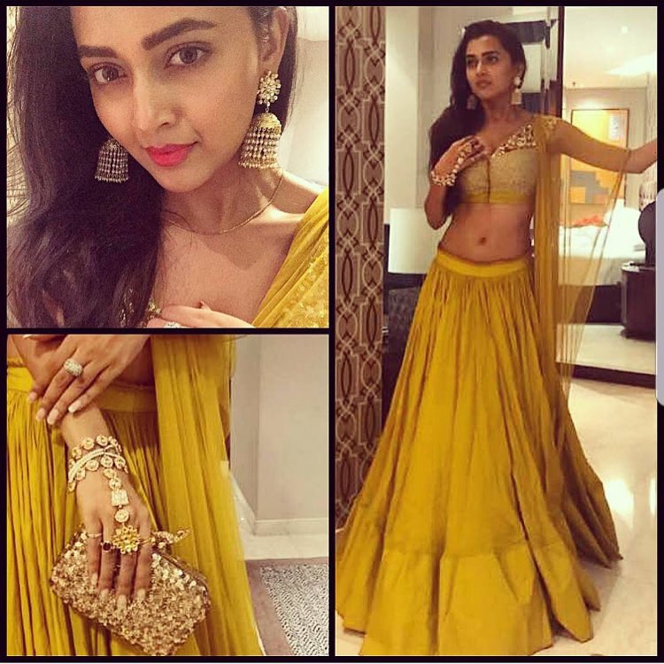 Tejasswi Prakash Fashion