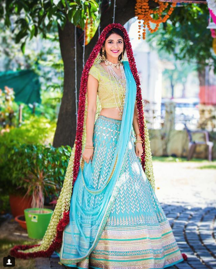 Unique Ways To Use Flower In Your Wedding Looks