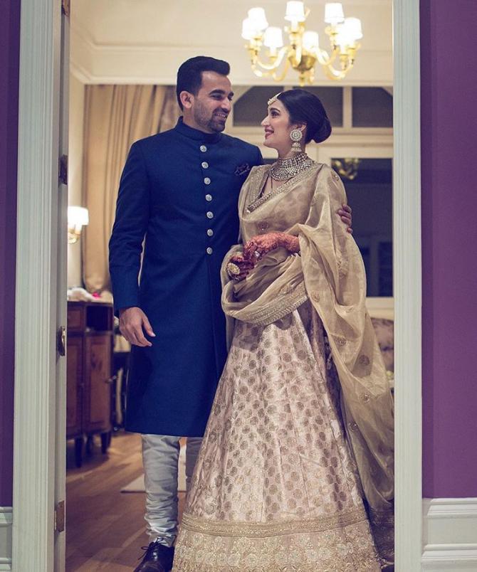 Ranveer Singh-Deepika Padukone Wear Ivory And Gold Abu Jani-Sandeep Khosla  Outfits at Their Mumbai Wedding Reception And Nail Every Bit of it, See  Pics | India.com