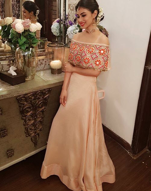 From Girl Next Door To Fashion Icon Mouni Roy S Drastic Style Makeover Her Secrets Revealed Best dressed & worst dressed at lions gold awards 2019: from girl next door to fashion icon