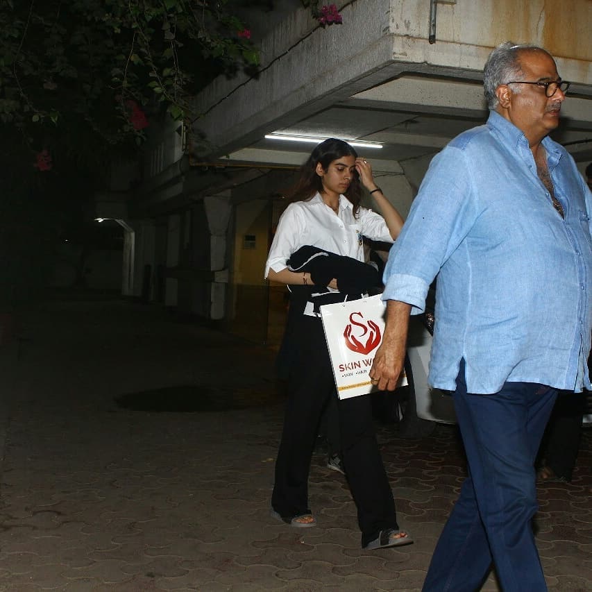 Khushi and Janhvi dinner at Arjun Kapoor's residence