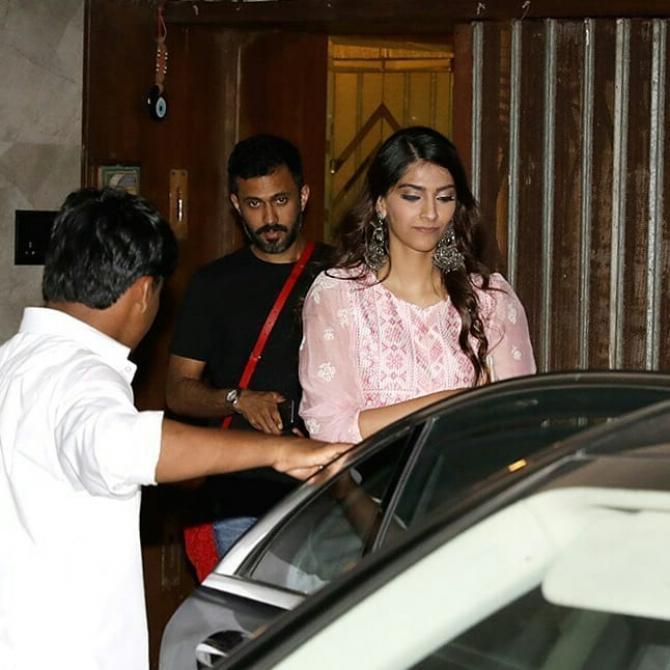 Sonam Kapoor Sangeet Choreographer Farah Khan Fractures Leg