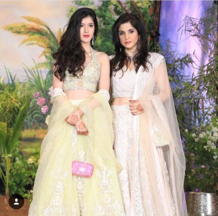 Kapoors at Sonam Kapoor and Anand Ahuja reception