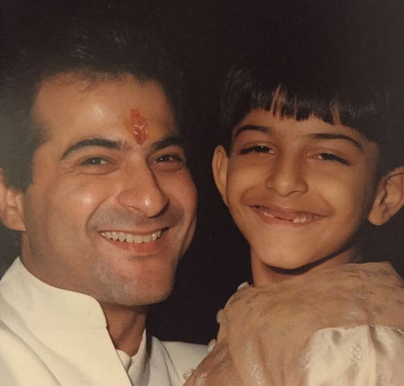 Sanjay Kapoor With Family