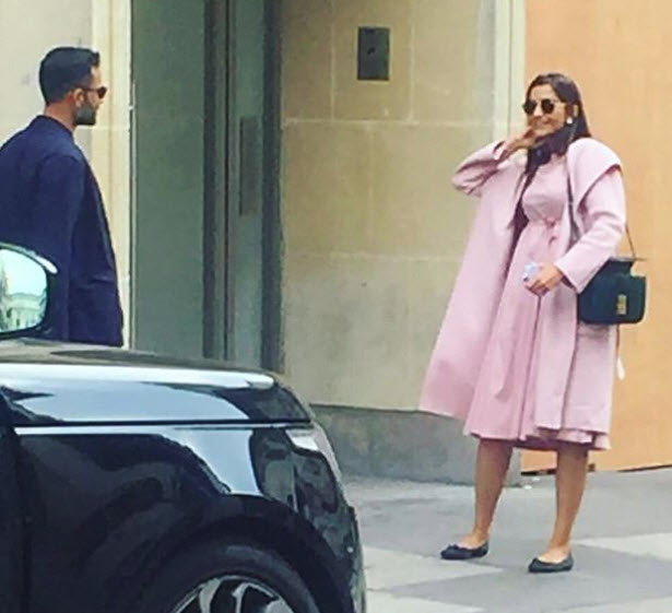 Sonam anand pda in London