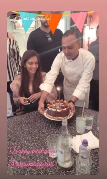 Sonam anand pda in London