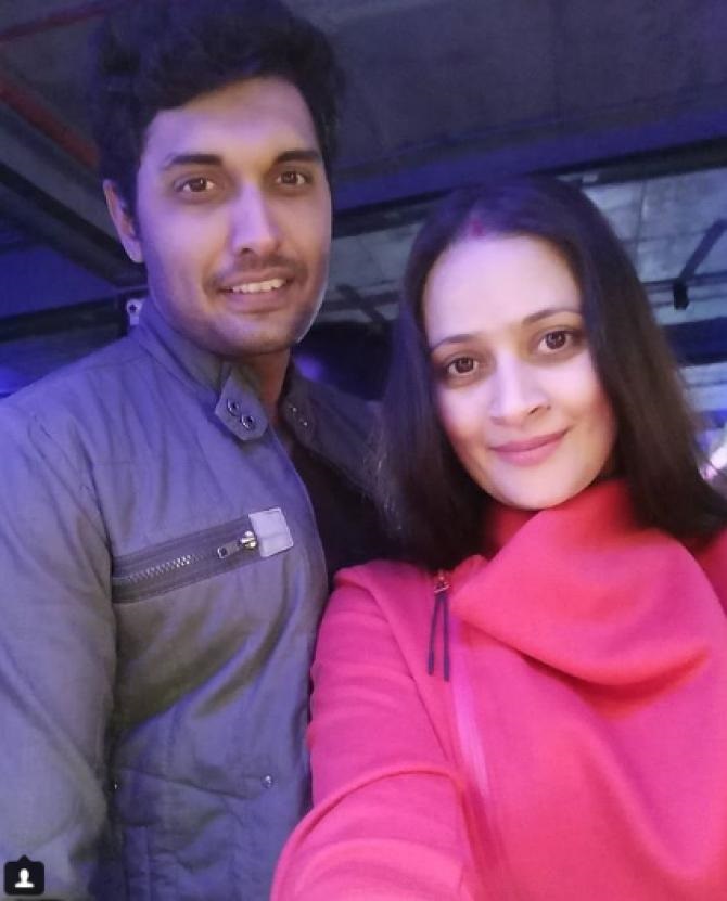 Jaswir Kaur flaunting baby bump at party