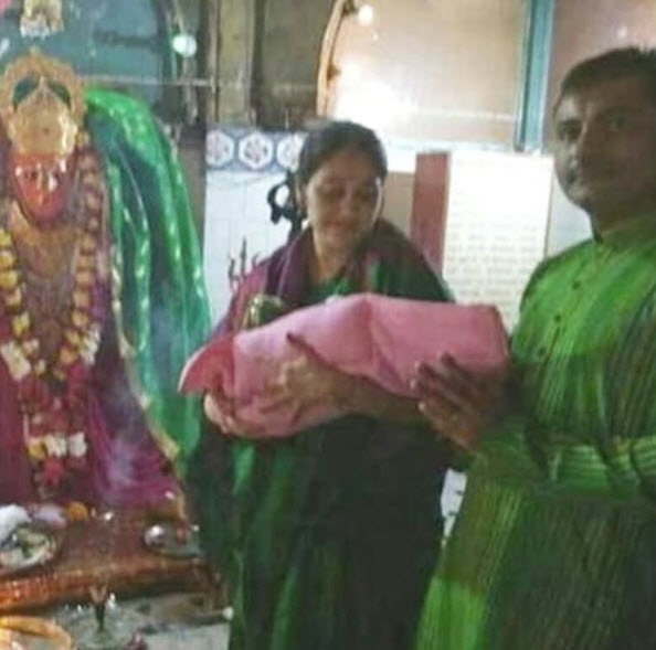 Disha Vakani with baby girl