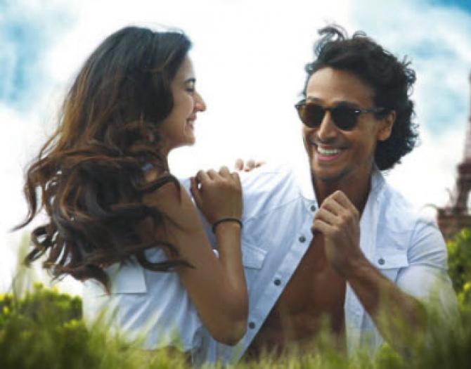 Disha patani comment on Ayesha pic