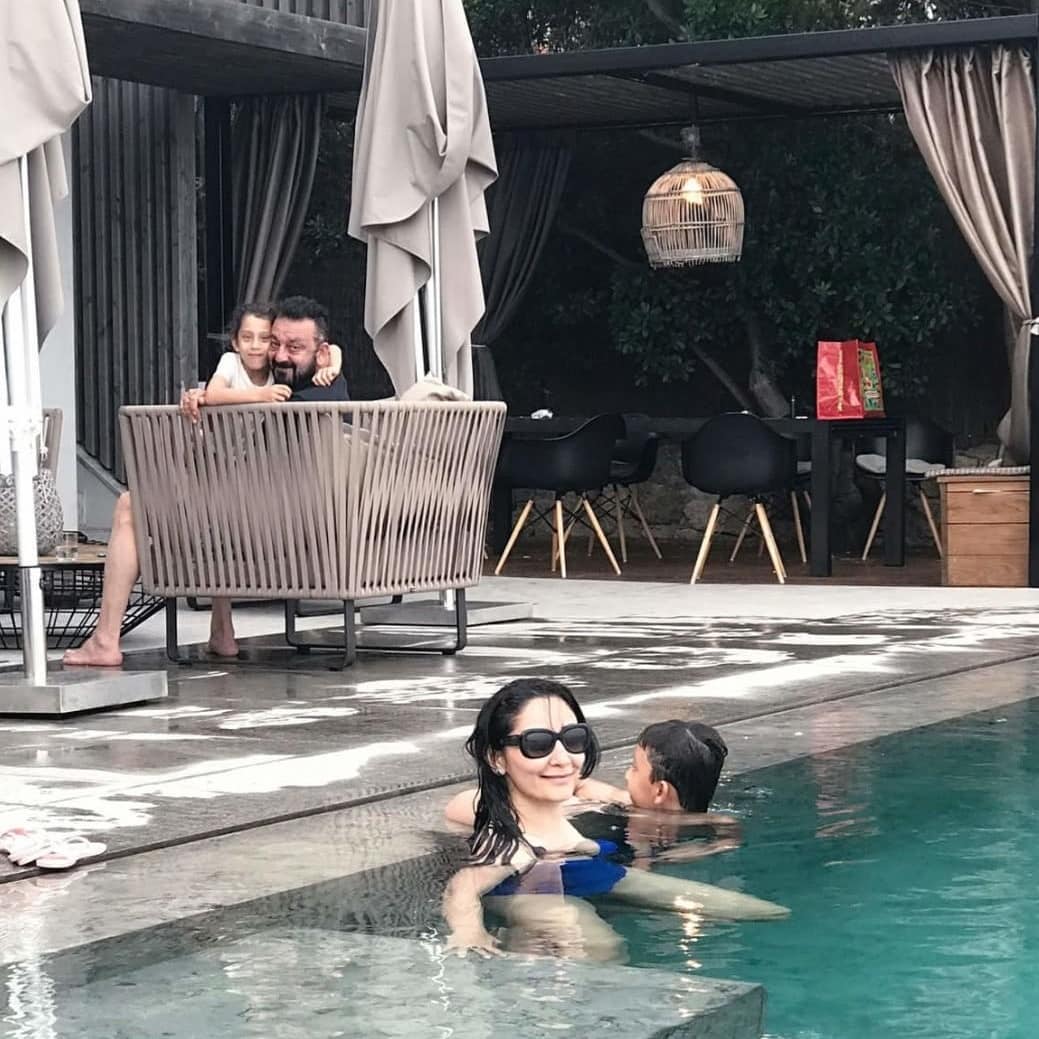 Sanjay Dutt, Maanayata Dutt, Shahraan Dutt and Iqra Dutt