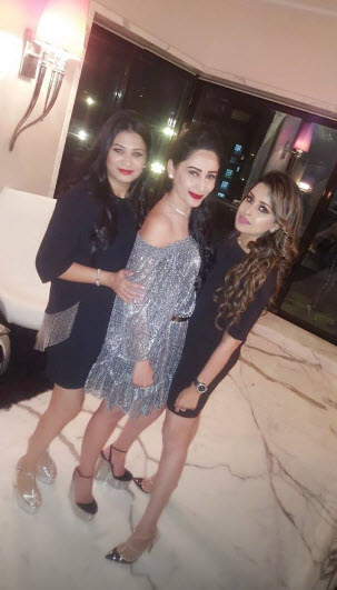 Maanayata celebrates birthday with family