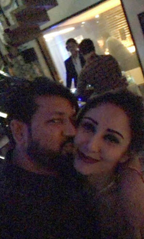 Maanayata celebrates birthday with family