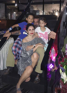 Maanayata celebrates birthday with family
