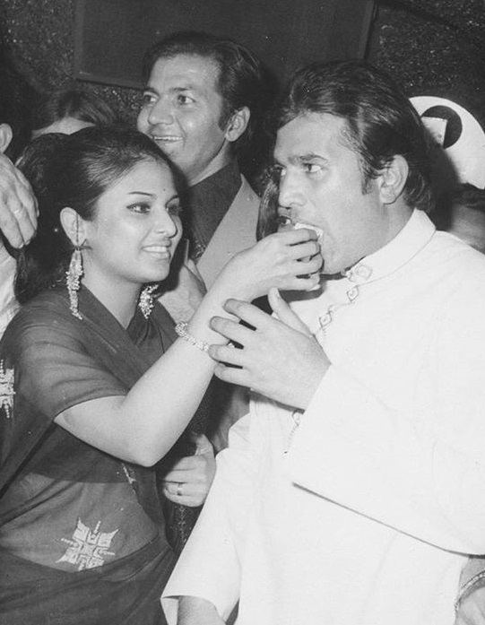 Rajesh Khanna And Anju Mahendru's Love Story: She Was Holding His Hands  When He Breathed Last