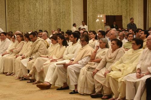 Abhishek Bachchan trolled for laughing at Shweta nanda father in law rajan nanda prayer meet