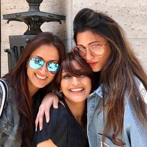 Pics From Sussanne Khan's Visit To Sonali Bendre