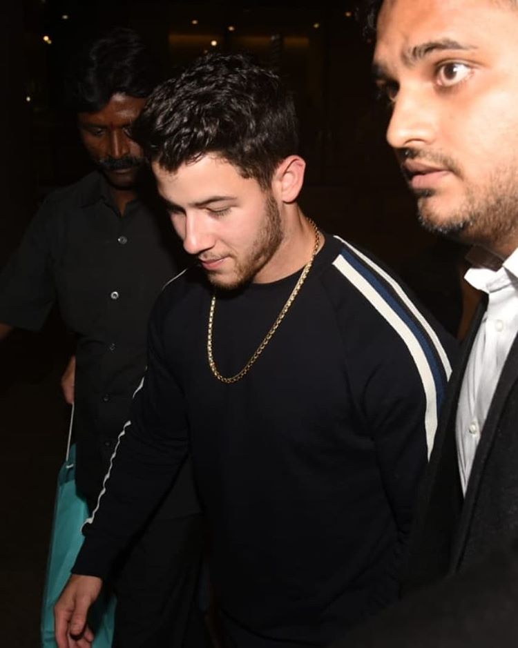 Nick Jonas Arrives In Mumbai With His Parents