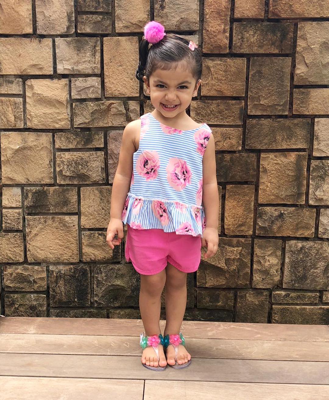 Mira Rajput Accompanies Misha Kapoor Back Home After School