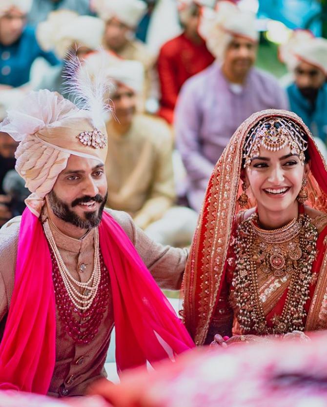 Anand Ahuja Would Not Let Go Of Wifey Sonam Kapoor Dupatta
