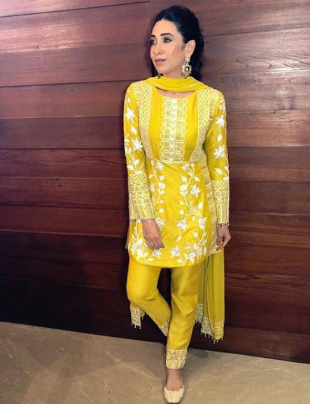 Kareena Kapoor khan and karisma Kapoor twins at ambanis ganesh Chaturthi