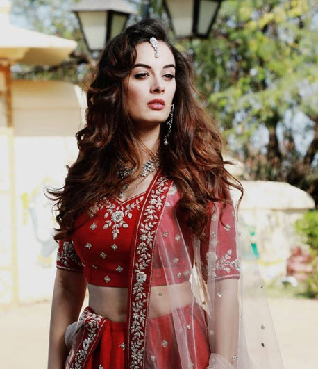 Evelyn Sharma
