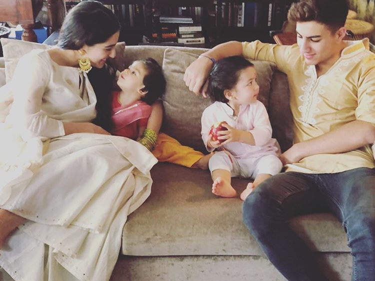 Sara Ali Khan, Ibrahim Ali Khan, Taimur Ali Khan and Inaaya Naumi Kemmu