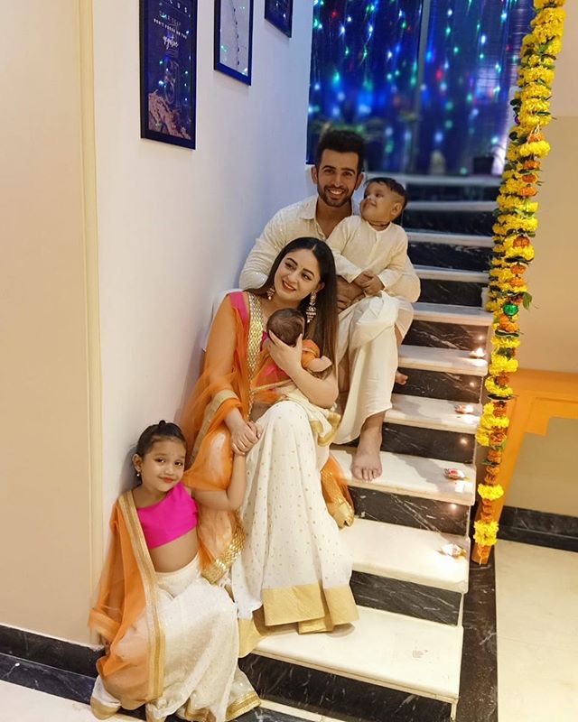 Mahhi Vij, Jay Bhanushali, Khushi, Rajveer and Tara Jay Bhanushali