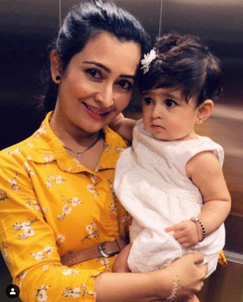 radhika pandit and ayra