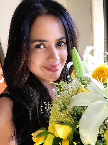 Sameera Reddy pregnant