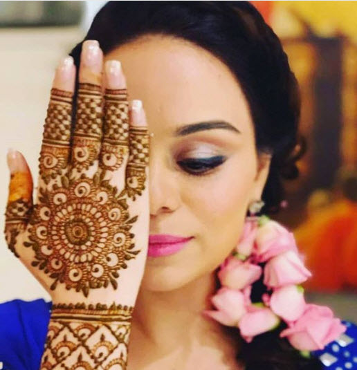 Ripci Bhatia Mehendi look