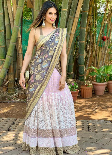 Divyanka Tripathi Dahiya And Her Hubby, Vivek Dahiya Looked Smashing Hot At A Friendââ¬â¢s Wedding