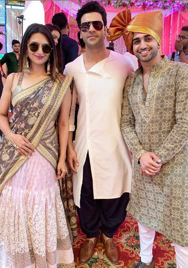 Divyanka Tripathi Dahiya And Her Hubby, Vivek Dahiya Looked Smashing Hot At A Friendââ¬â¢s Wedding
