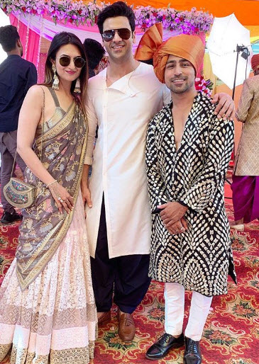 Divyanka Tripathi Dahiya And Her Hubby, Vivek Dahiya Looked Smashing Hot At A Friendââ¬â¢s Wedding