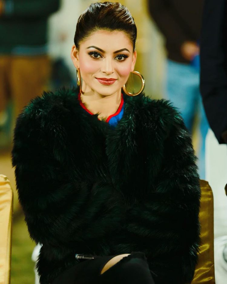 Boney Kapoor Touched Urvashi Rautela Inappropriately