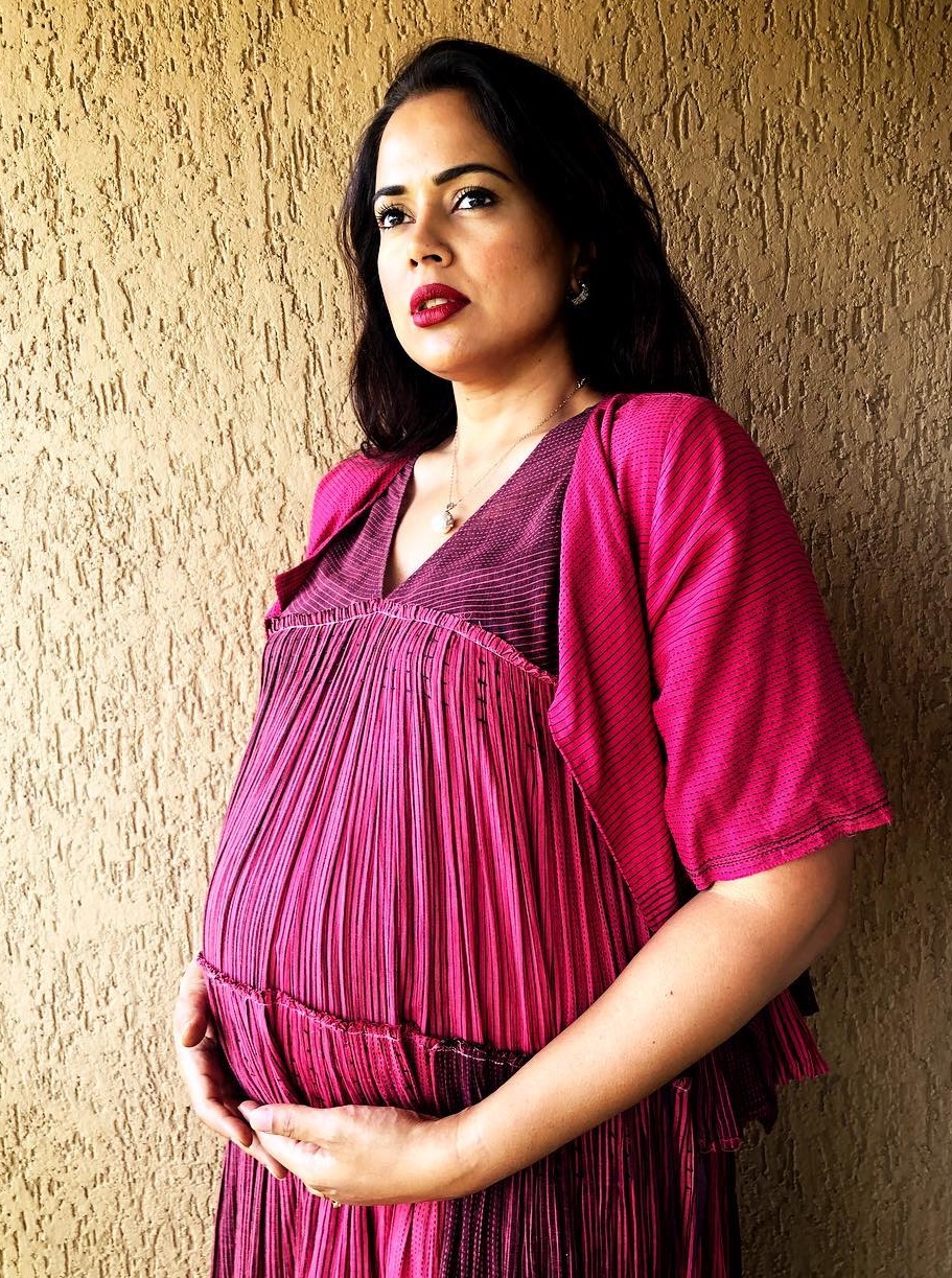 Sameera Reddy flaunting her baby bump